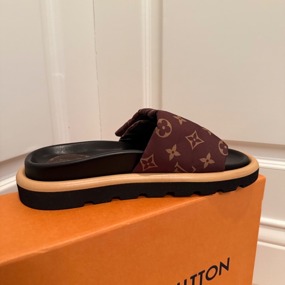 Louis Vuitton POOL PILLOW COMFORT MULE Size 38 - Picture 6 of 16